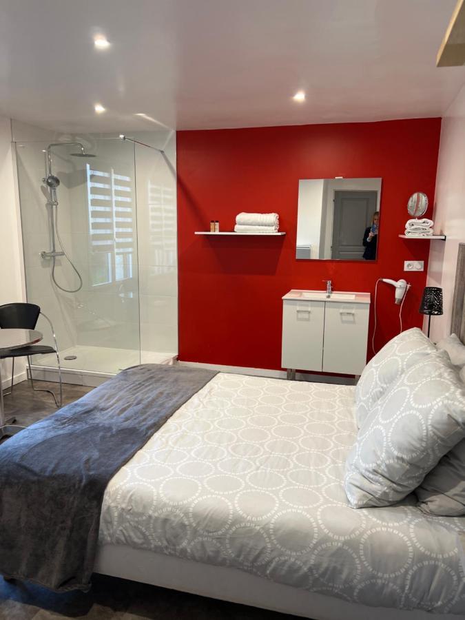 Bed and Breakfast Aux Charmes 1 Isques Exterior foto
