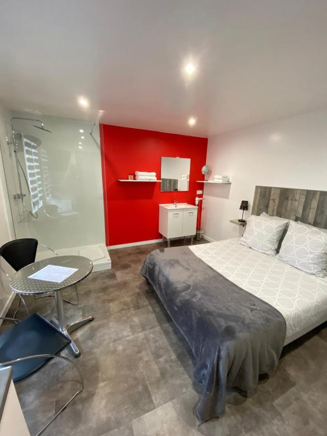 Bed and Breakfast Aux Charmes 1 Isques Exterior foto